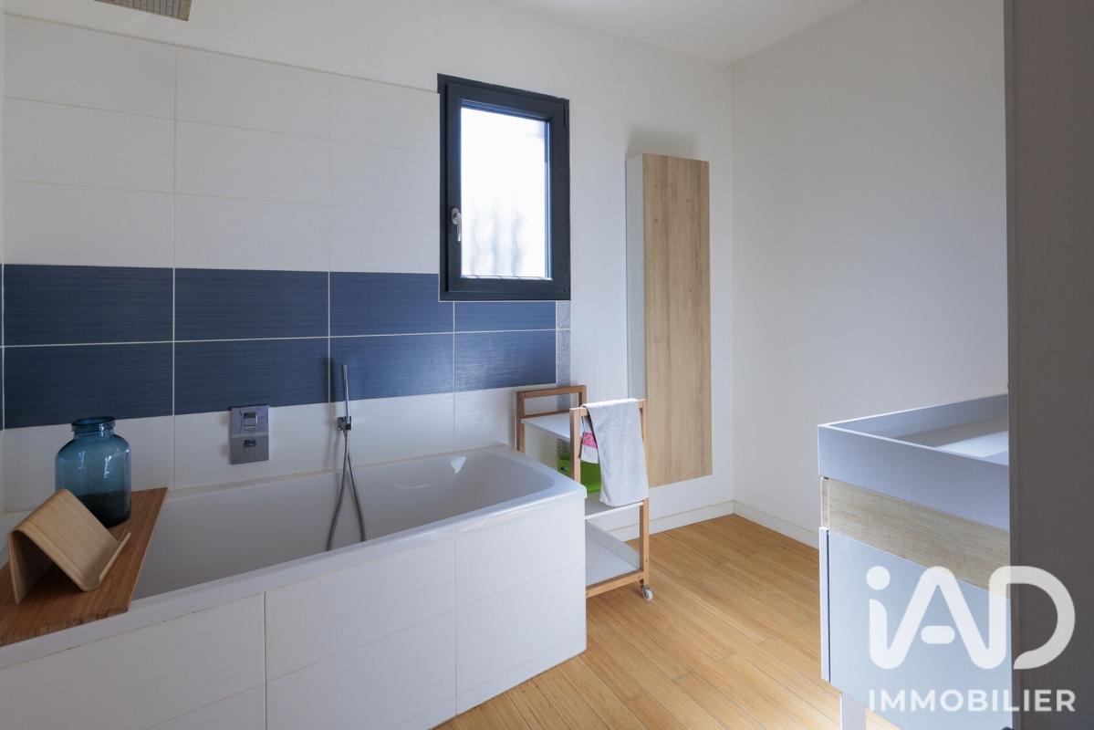 Maison 6 Pièce(s) Saint-Genis-les-Ollières - Photo 10