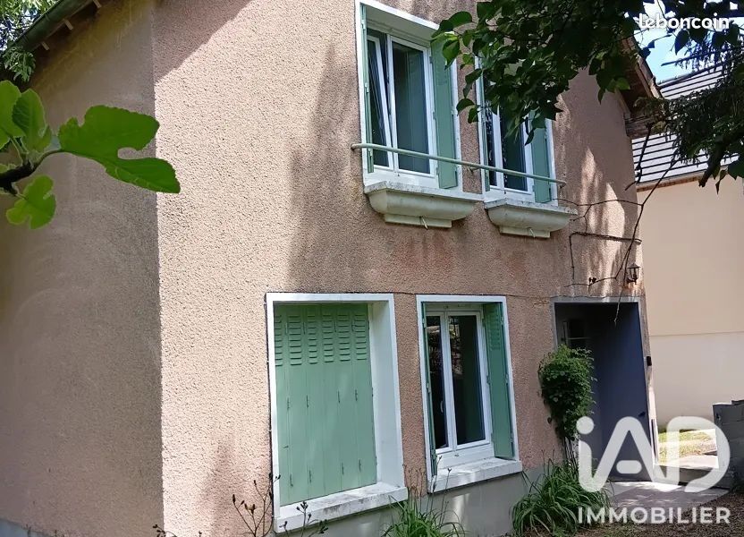 Maison 4 Pièce(s) Plaimpied-Givaudins