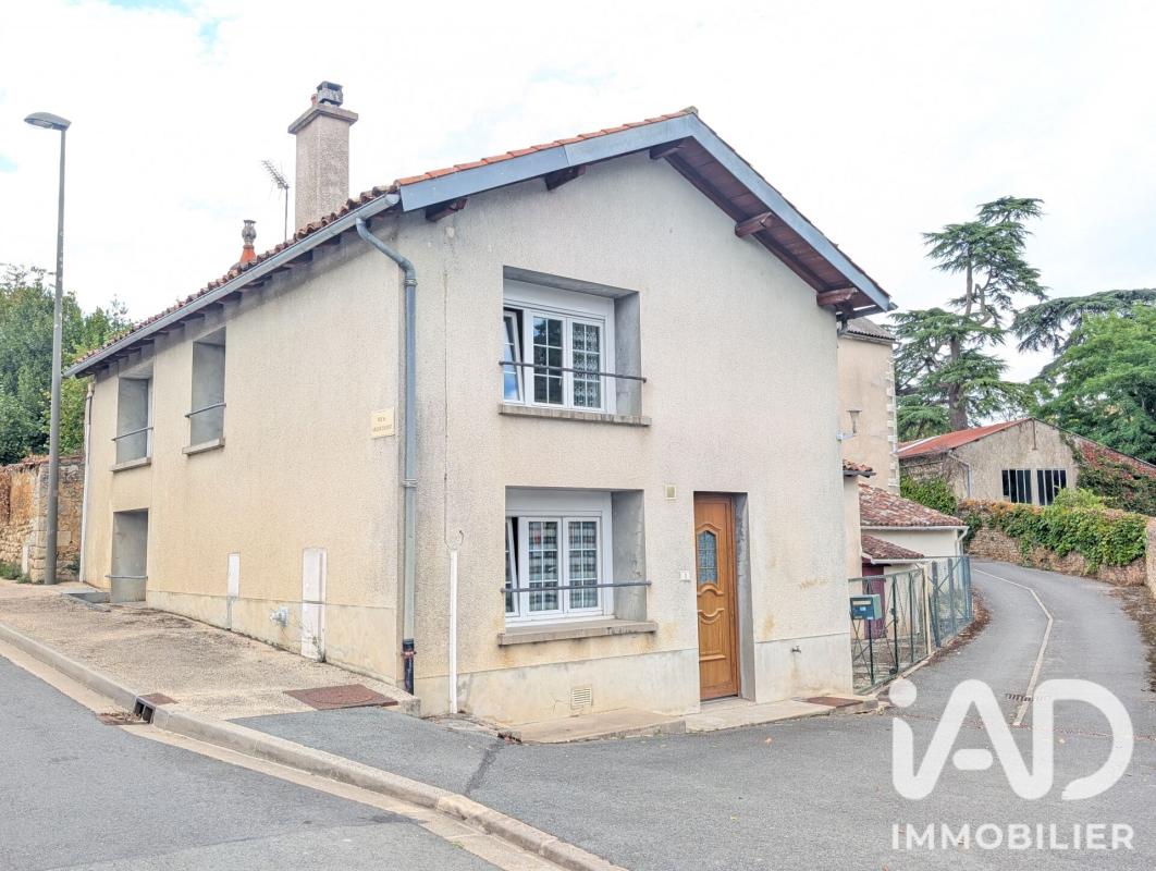 Maison de village 4 Pièce(s) Nieuil-l'Espoir