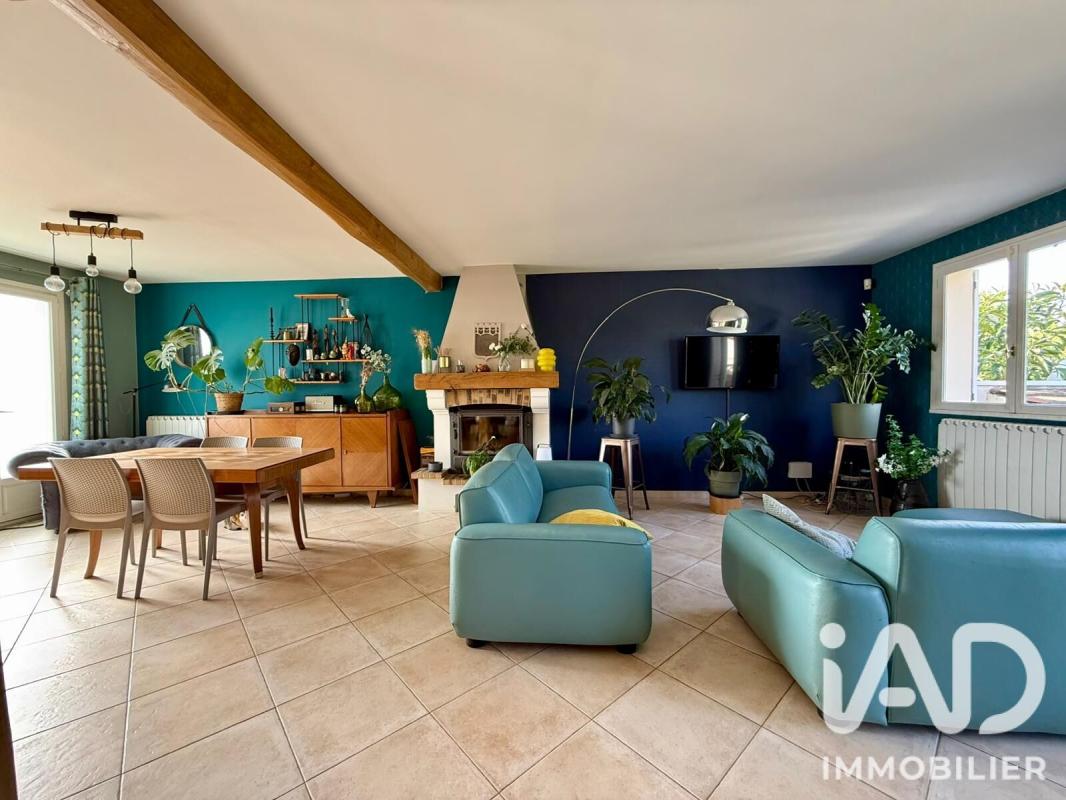 Maison 7 Pièce(s) La Ville-du-Bois