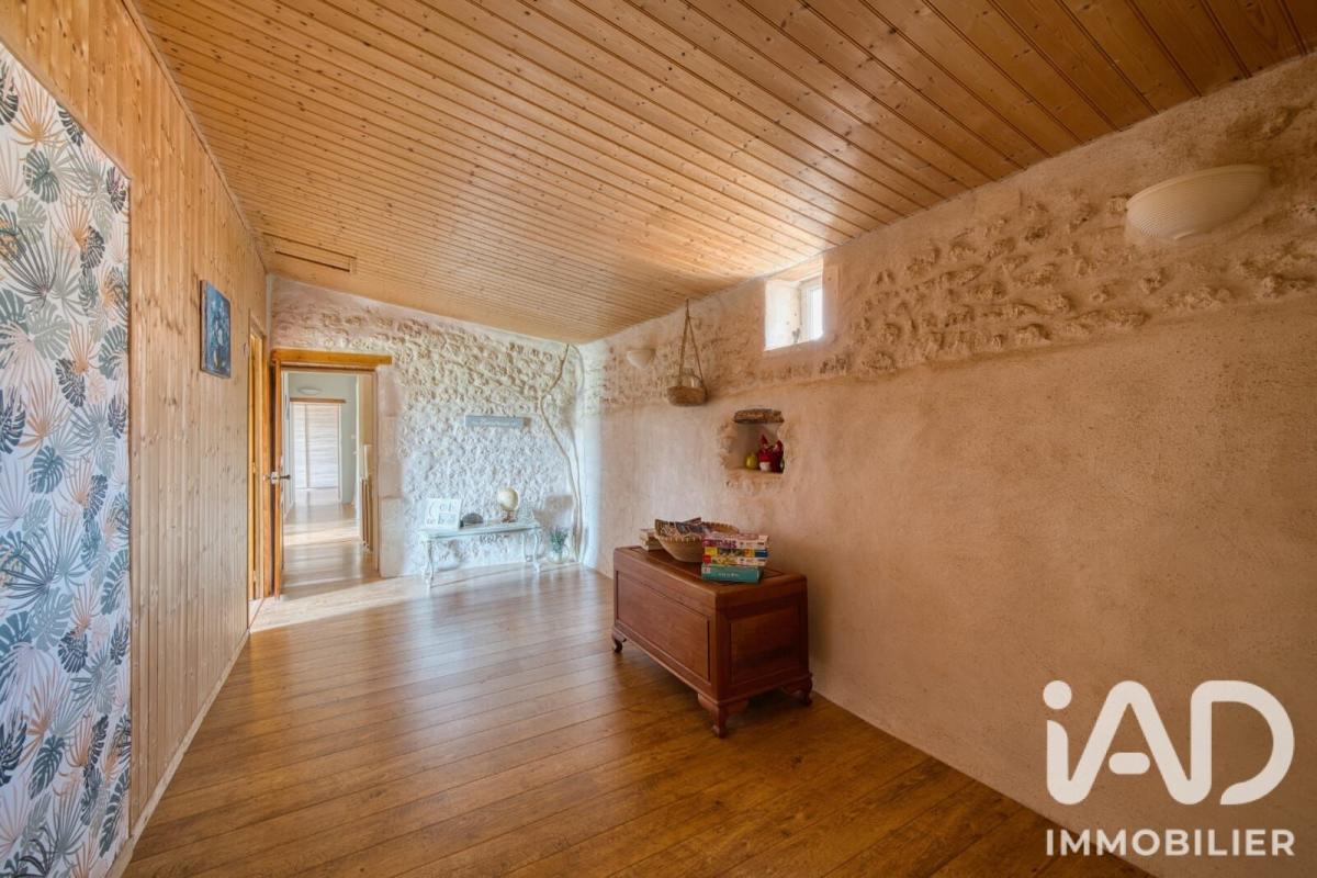 Maison 10 Pièce(s) Saint-Romain-de-Benet - Photo 12