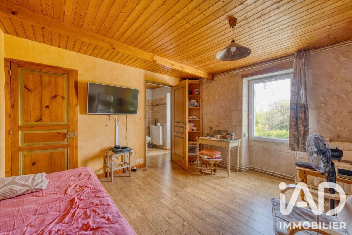 Maison 10 Pièce(s) Saint-Romain-de-Benet - Photo 13