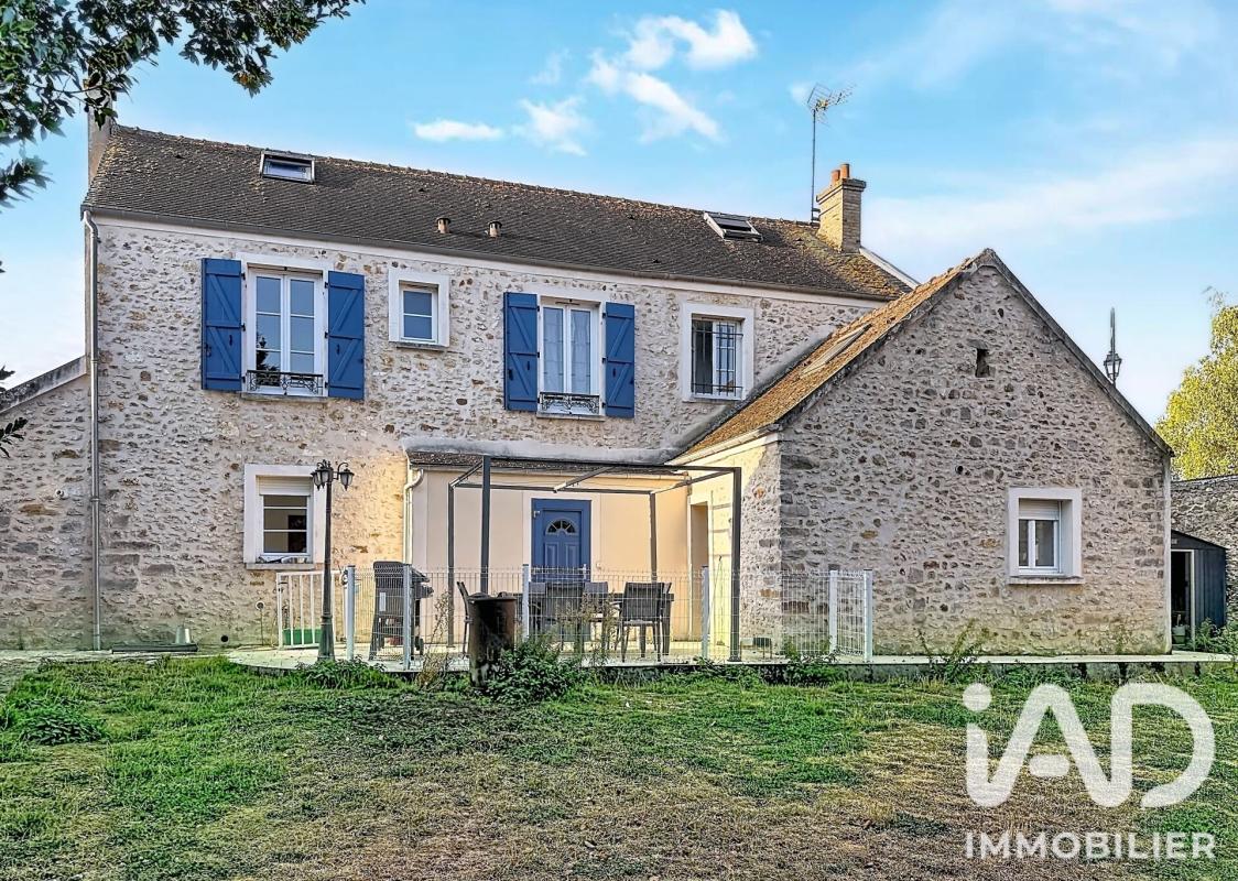 Maison 8 Pièce(s) Ballancourt-sur-Essonne