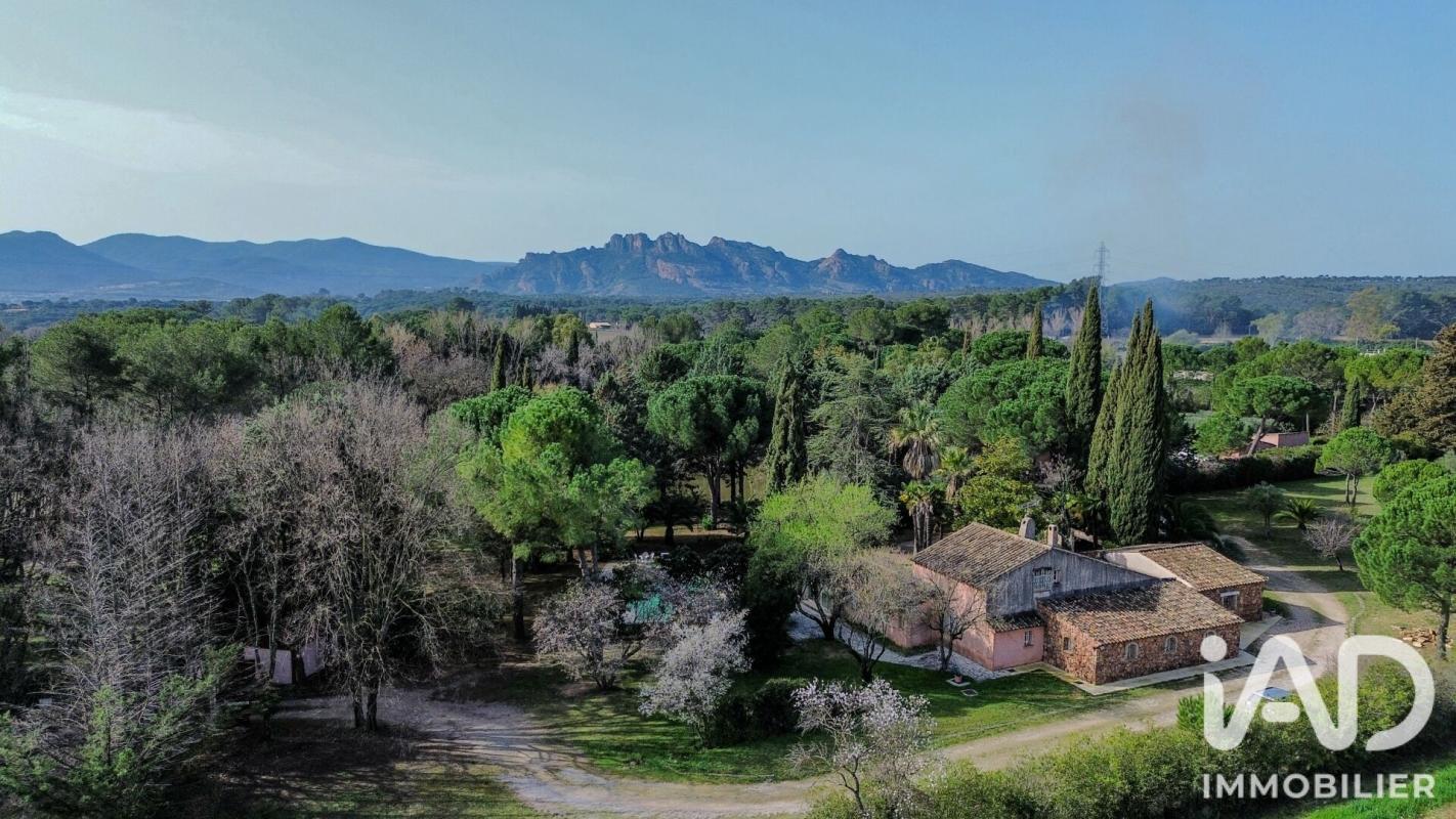 Maison 6 Pièce(s) Roquebrune-sur-Argens - Photo 4