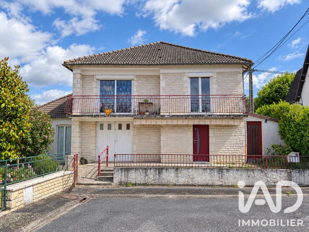 Maison 3 Pièce(s) Saint-Pantaléon-de-Larche - Photo 2