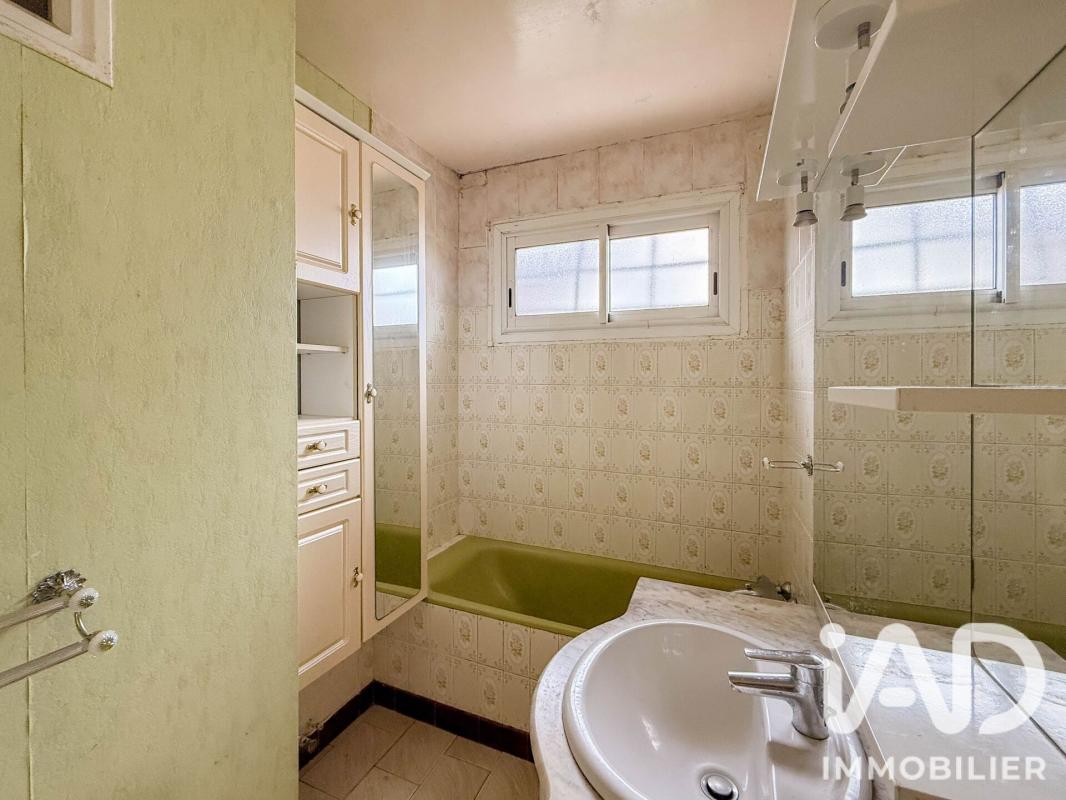 Maison 3 Pièce(s) Saint-Pantaléon-de-Larche - Photo 8