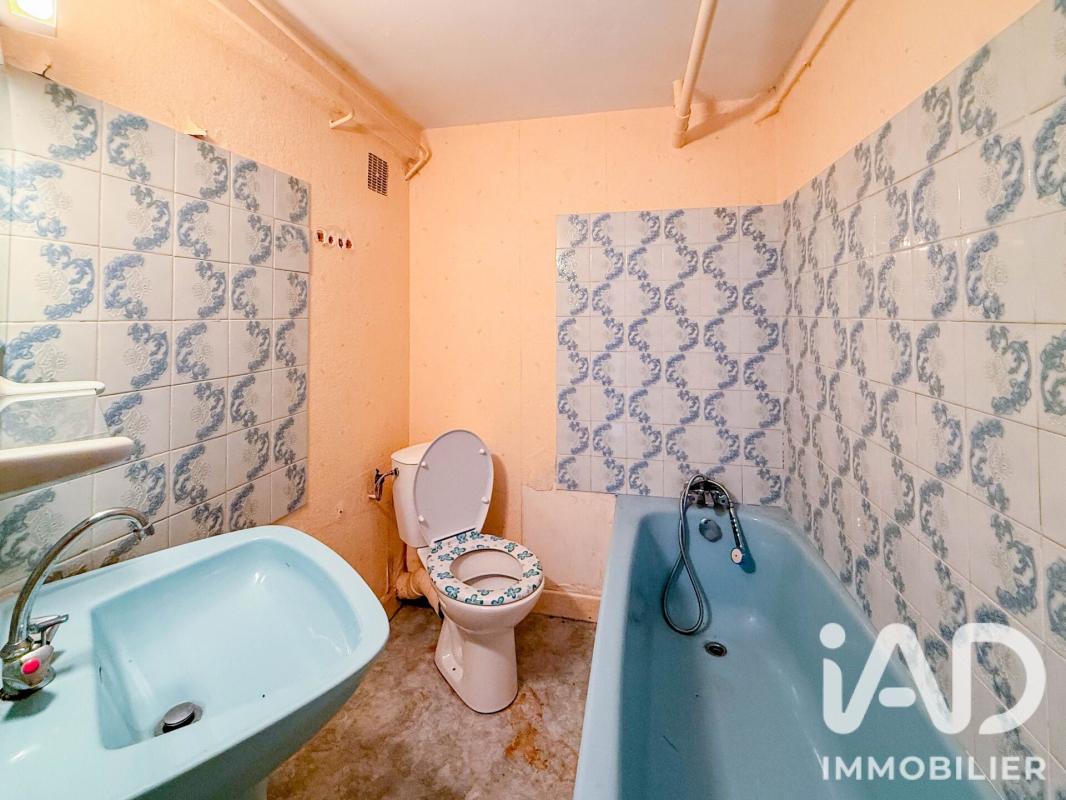 Maison 3 Pièce(s) Saint-Pantaléon-de-Larche - Photo 14