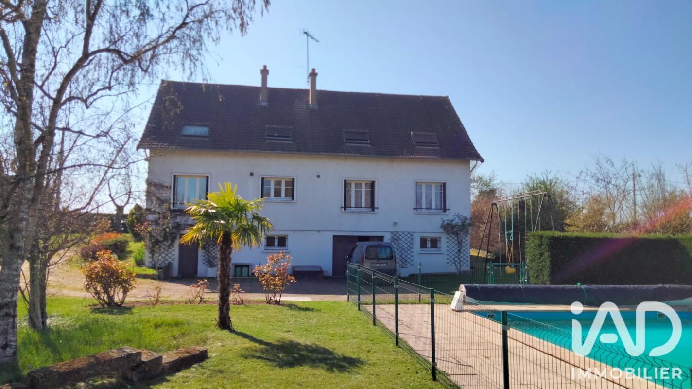 Maison 10 Pièce(s) Dompierre-sur-Besbre