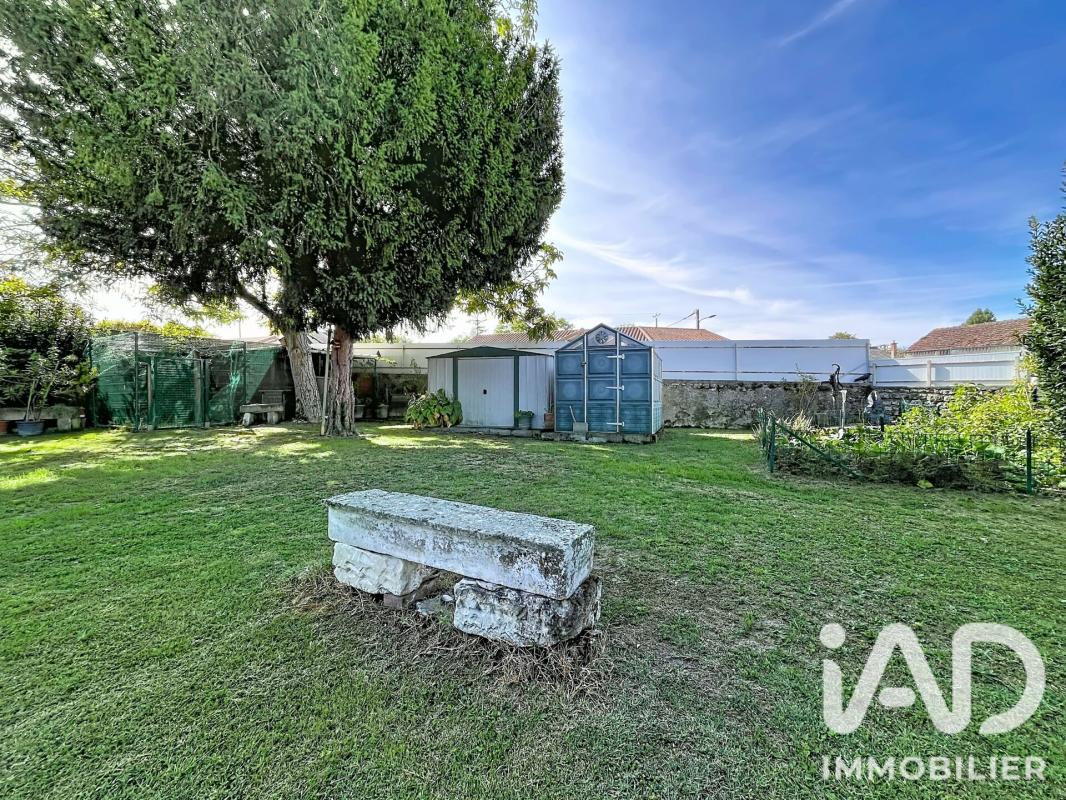 Maison 8 Pièce(s) Saint-Gervais-les-Trois-Clochers - Photo 16