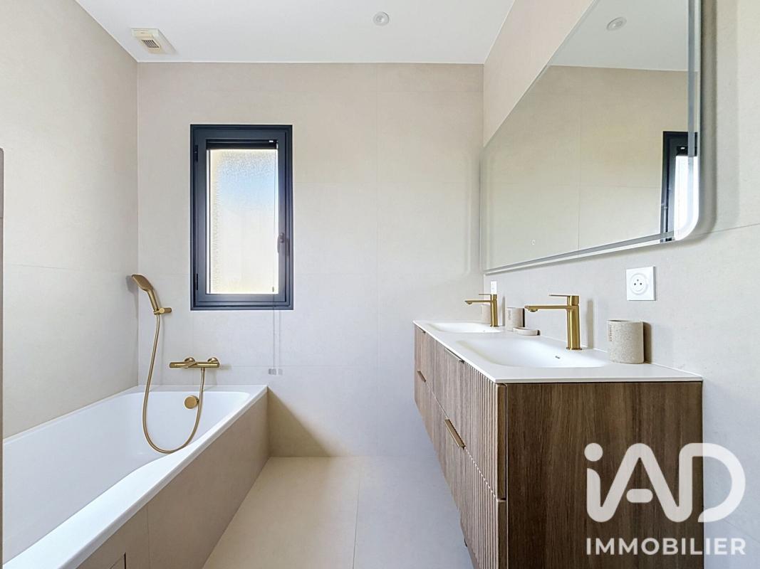Maison 7 Pièce(s) Six-Fours-les-Plages - Photo 13