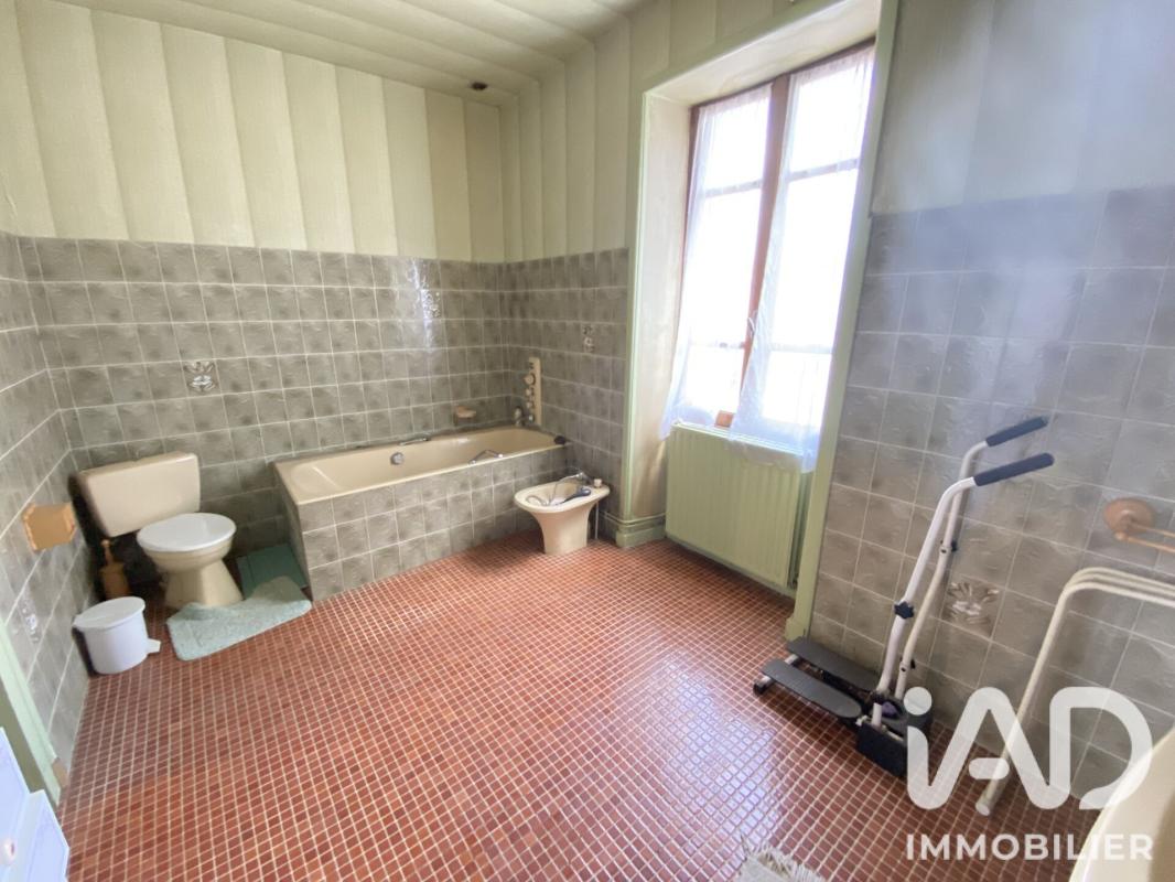 Maison 9 Pièce(s) Javerlhac-et-la-Chapelle-Saint-Robert - Photo 10