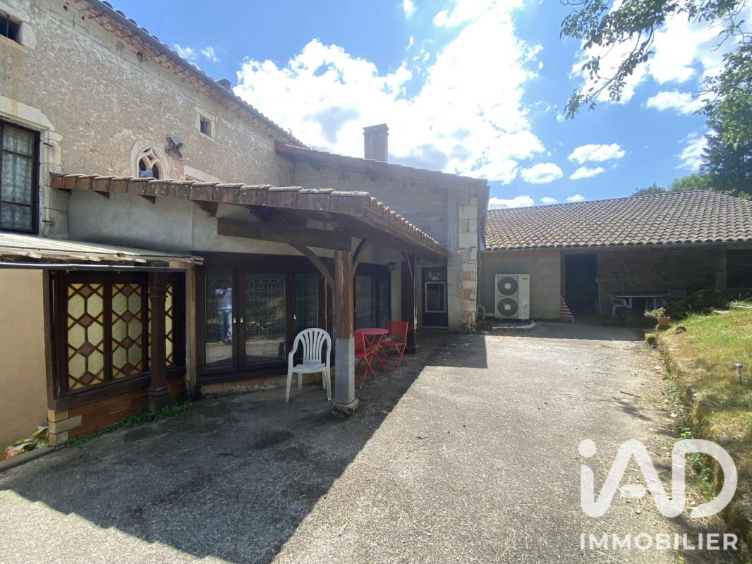 Maison 9 Pièce(s) Javerlhac-et-la-Chapelle-Saint-Robert - Photo 16