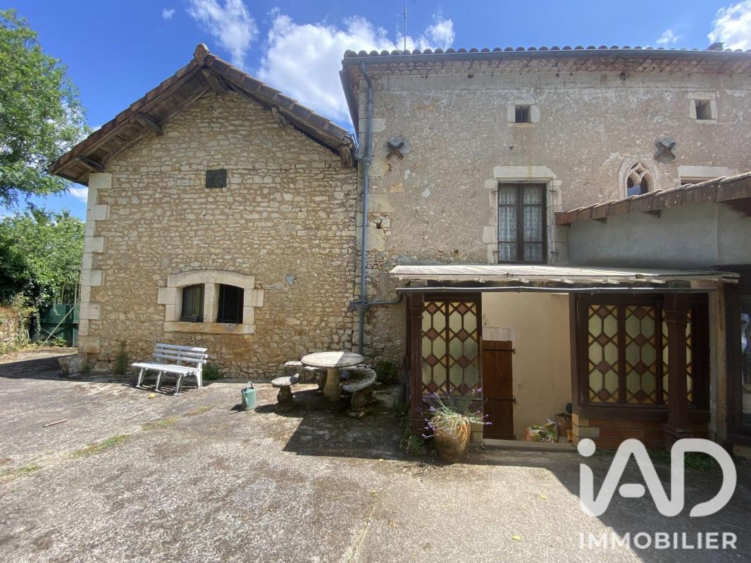 Maison 9 Pièce(s) Javerlhac-et-la-Chapelle-Saint-Robert - Photo 17