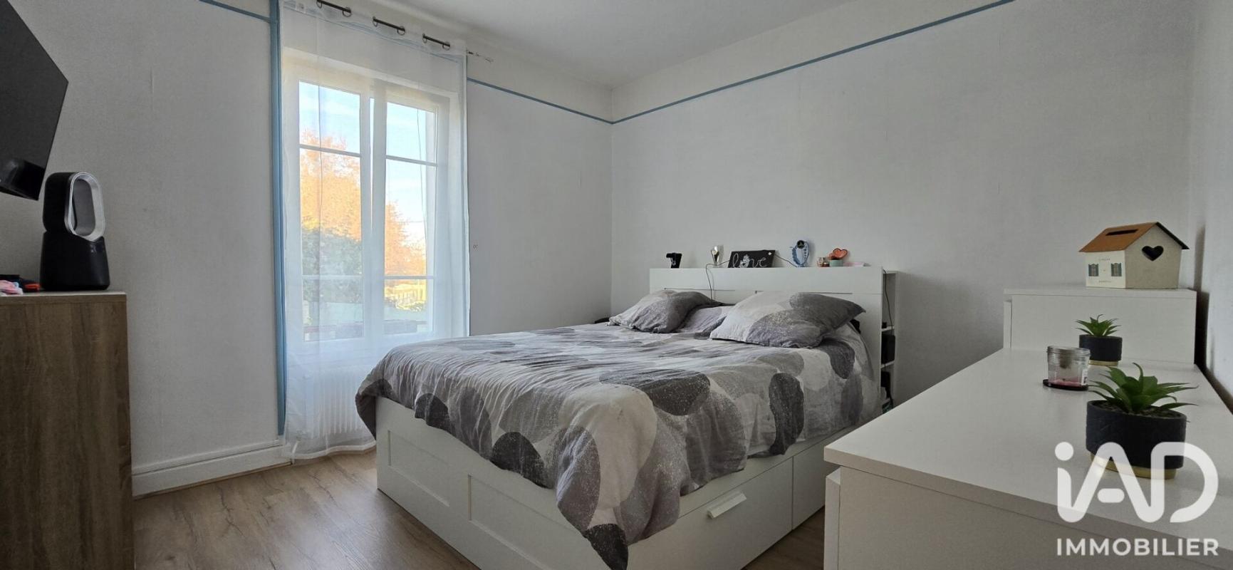 Maison 6 Pièce(s) Saint-Amand-Montrond - Photo 6