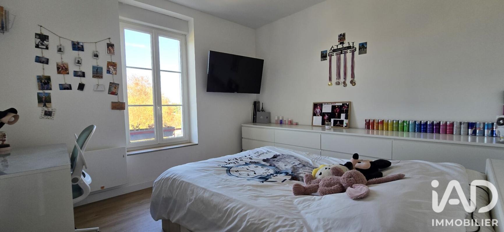 Maison 6 Pièce(s) Saint-Amand-Montrond - Photo 8