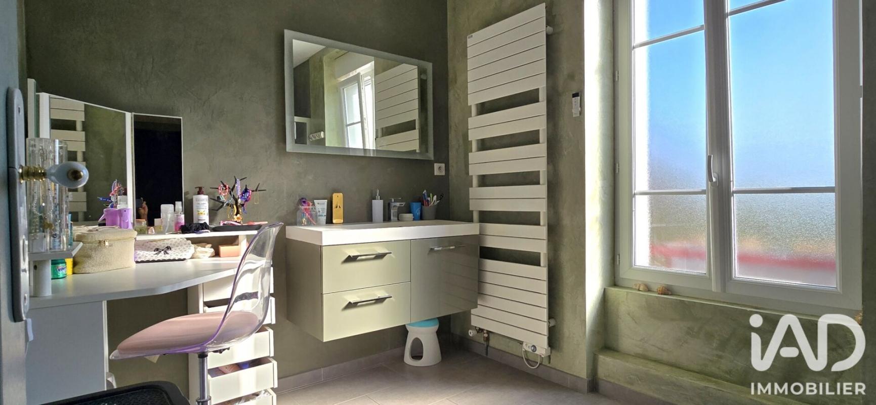 Maison 6 Pièce(s) Saint-Amand-Montrond - Photo 12