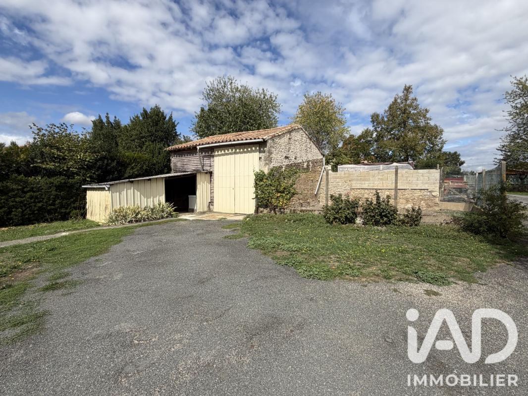 Maison 6 Pièce(s) Saint-Maixent-de-Beugné - Photo 4