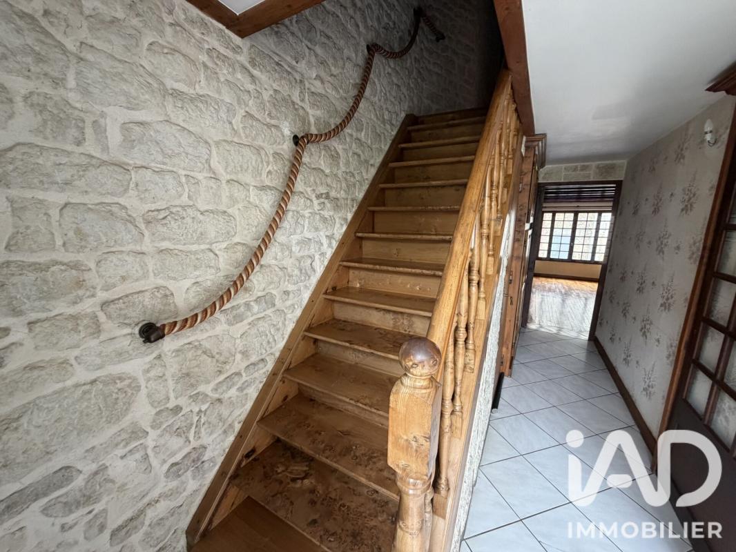 Maison 6 Pièce(s) Saint-Maixent-de-Beugné - Photo 10