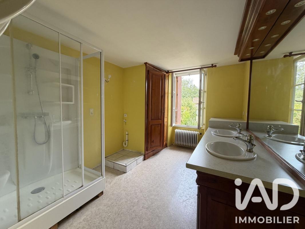 Maison 6 Pièce(s) Saint-Maixent-de-Beugné - Photo 13