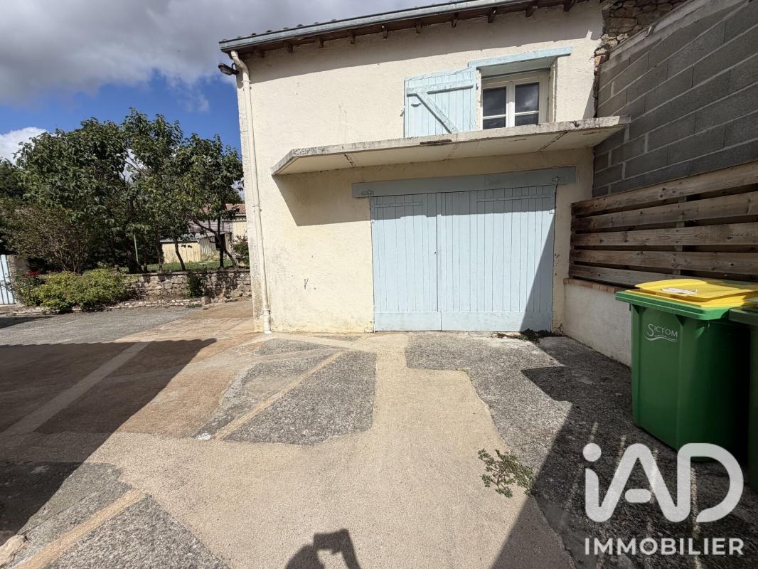 Maison 6 Pièce(s) Saint-Maixent-de-Beugné - Photo 14