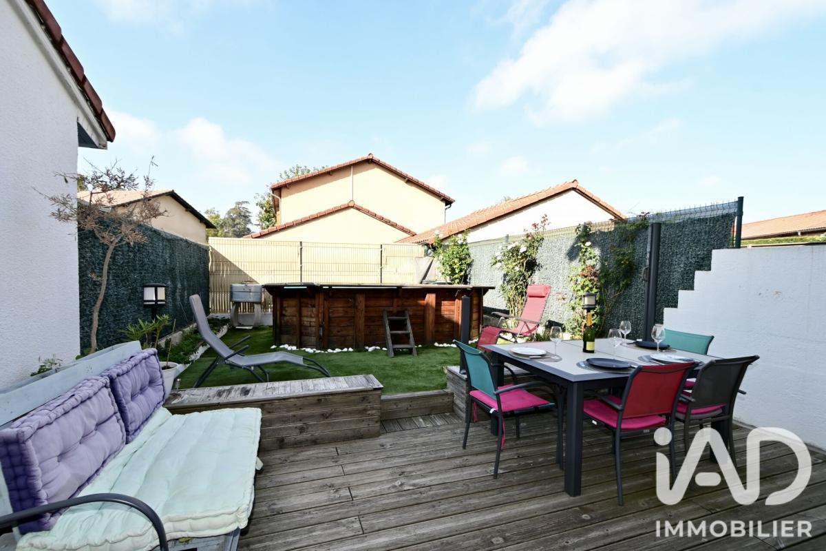 Maison 5 Pièce(s) Saint-Bonnet-de-Mure - Photo 2