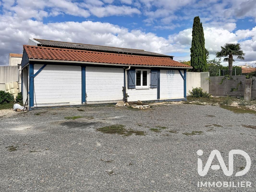 Parking  Charron - Photo 1