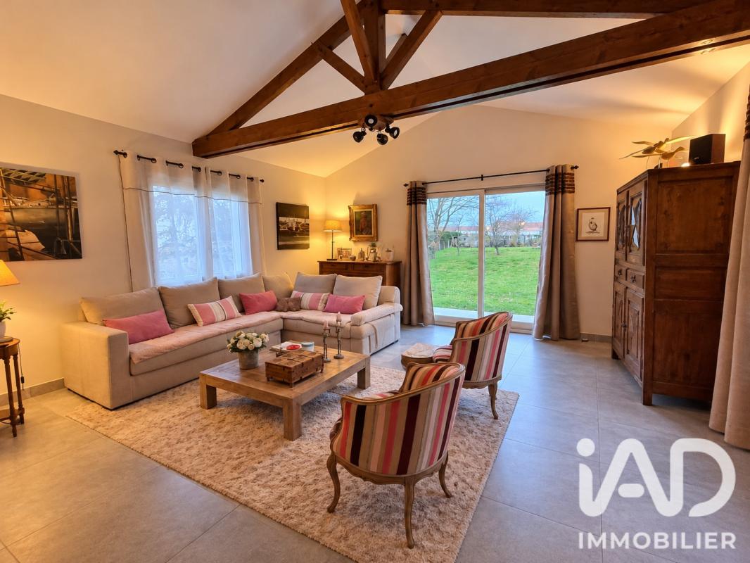 Maison 8 Pièce(s) Saint-Prouant - Photo 2