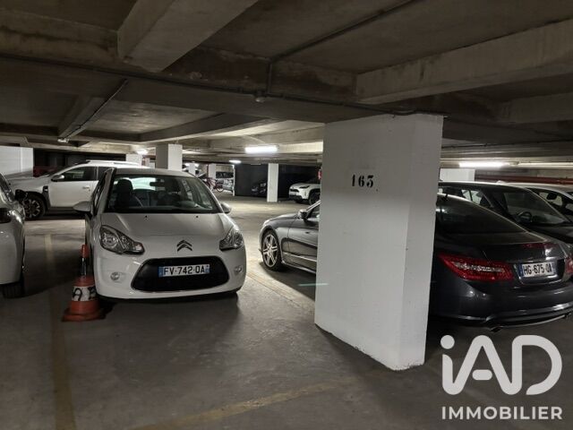 Parking  Paris 10eme Arrondissement