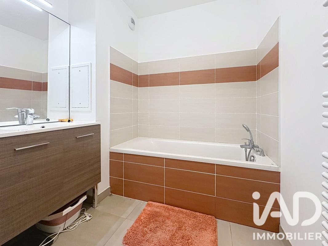 Appartement 3 Pièce(s) Décines-Charpieu - Photo 3