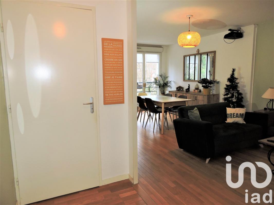 Appartement 4 Pièce(s) Montigny-le-Bretonneux