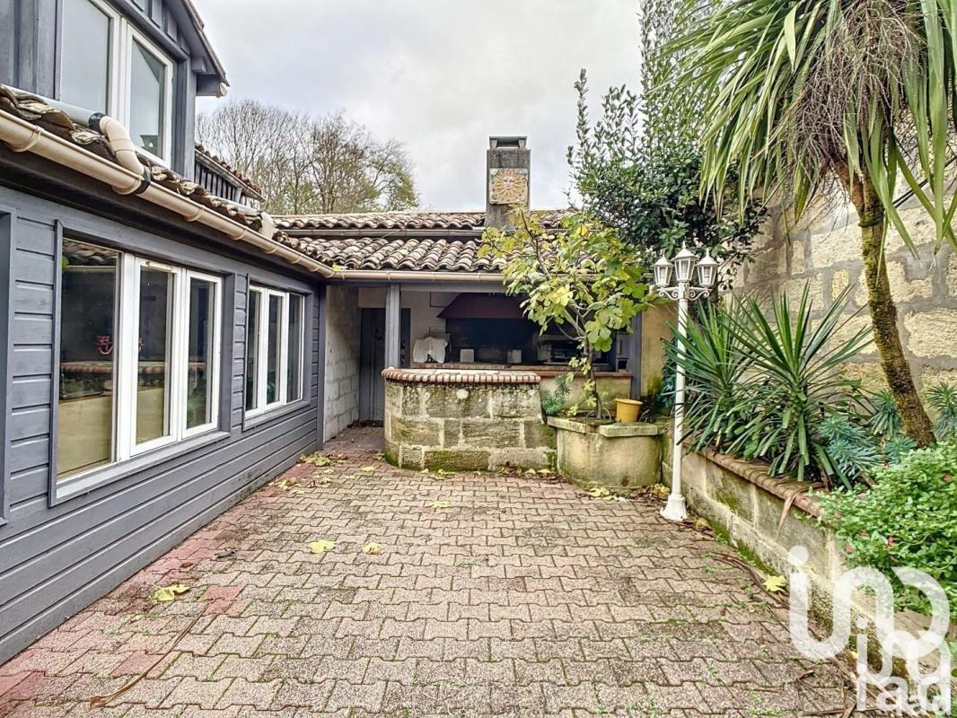 Immeuble  Saint-Médard-de-Guizières