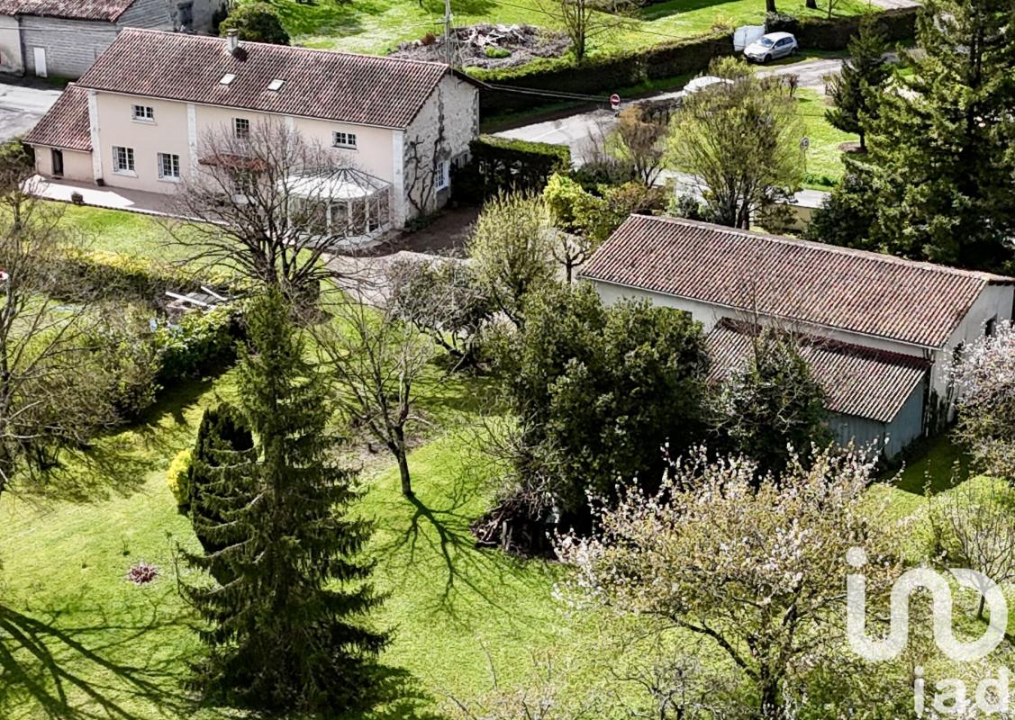 Maison 9 Pièce(s) Barbezieux-Saint-Hilaire