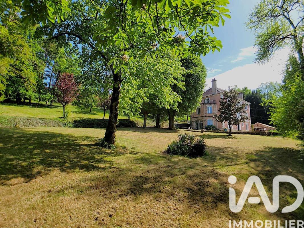 Demeure 11 Pièce(s) Saint-Pantaléon-de-Larche