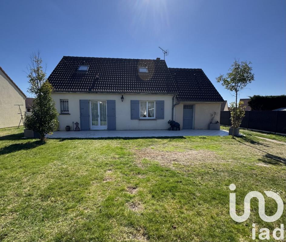 Maison 4 Pièce(s) Saint-Denis-de-l'Hôtel