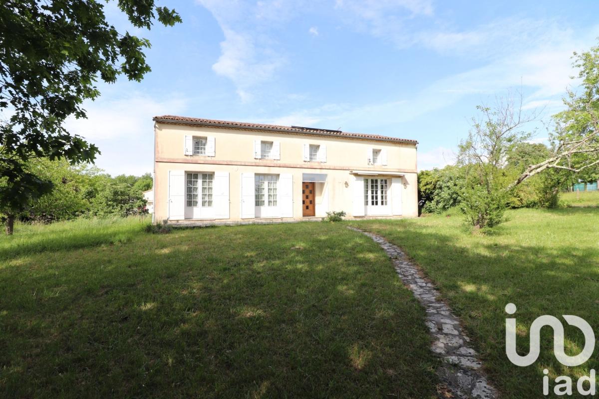 Maison 8 Pièce(s) Montguyon