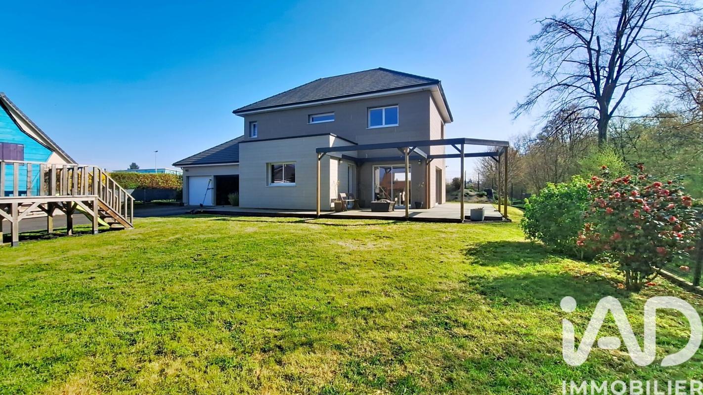 Maison 7 Pièce(s) Bourg-Achard