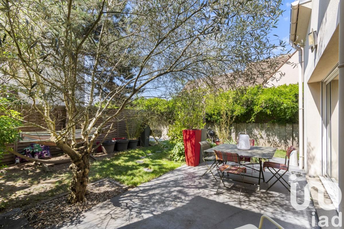 Maison 7 Pièce(s) Saclay