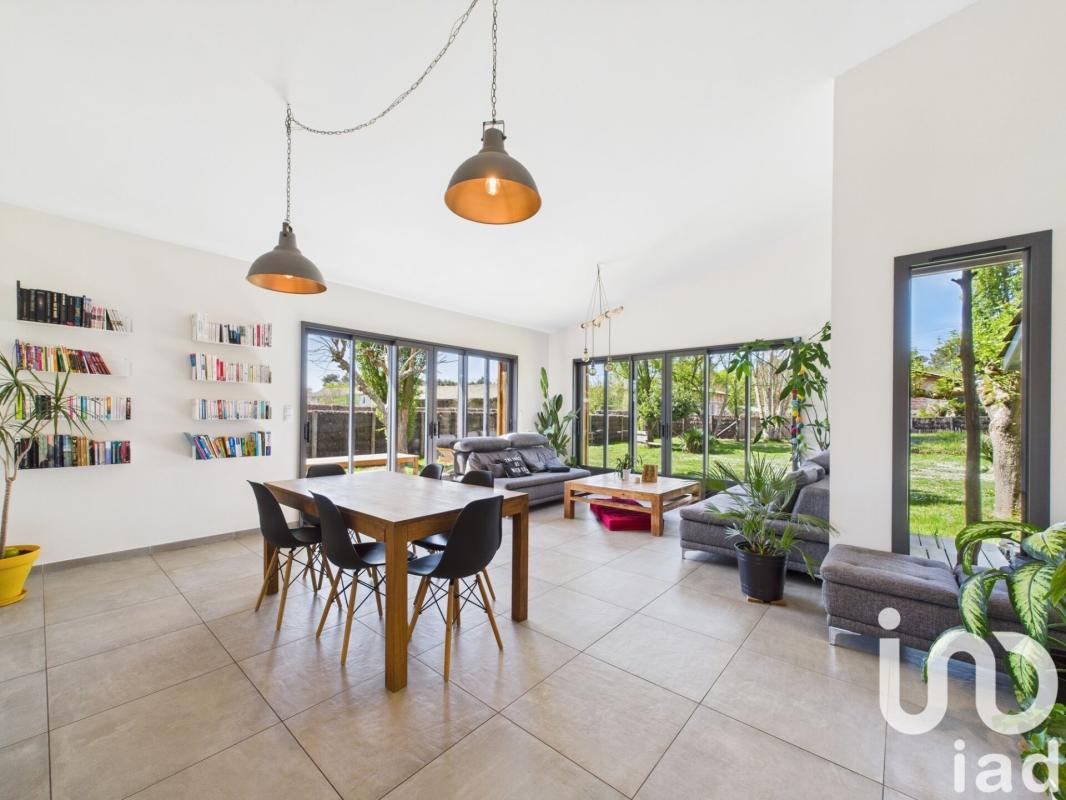 Maison 7 Pièce(s) Salles