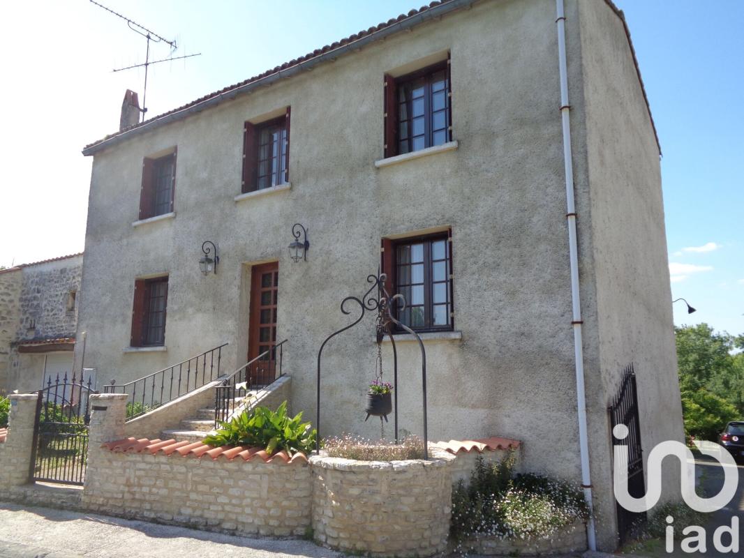 Maison 8 Pièce(s) Bussac-sur-Charente