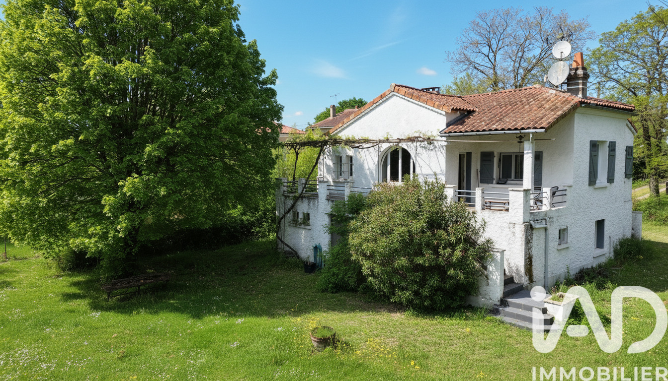 Maison d'architecte 4 Pièce(s) Ruelle-sur-Touvre
