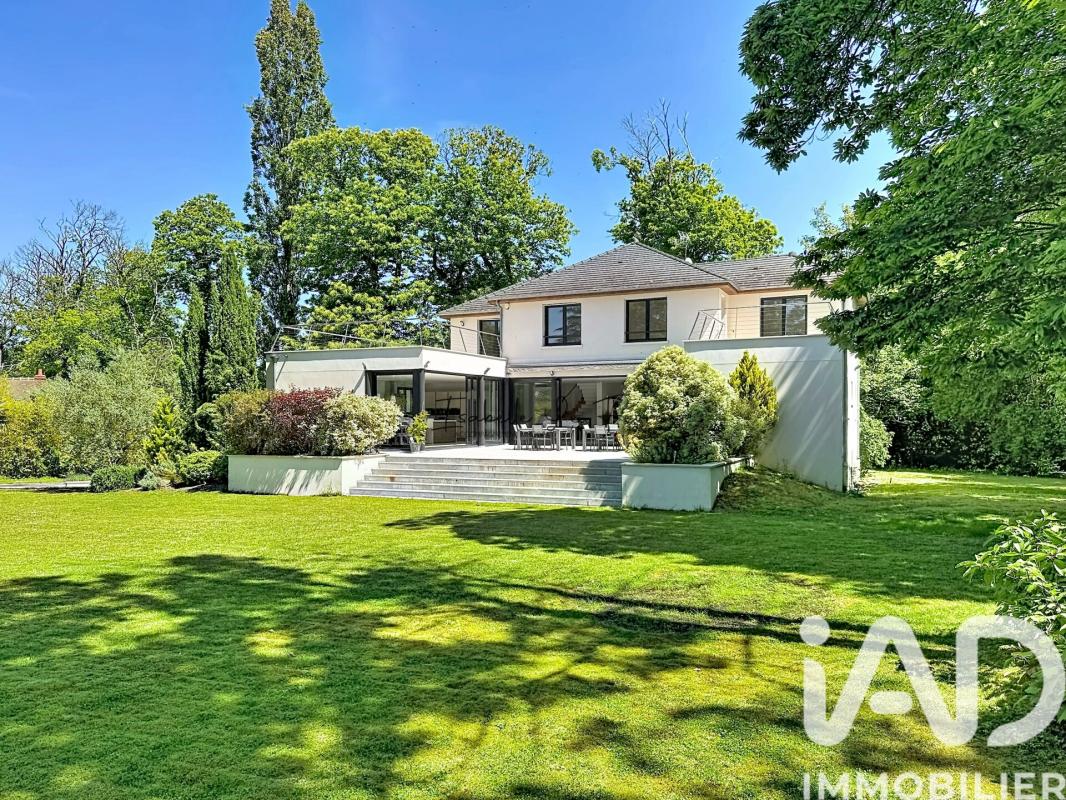Maison d'architecte 8 Pièce(s) Saint-Fargeau-Ponthierry
