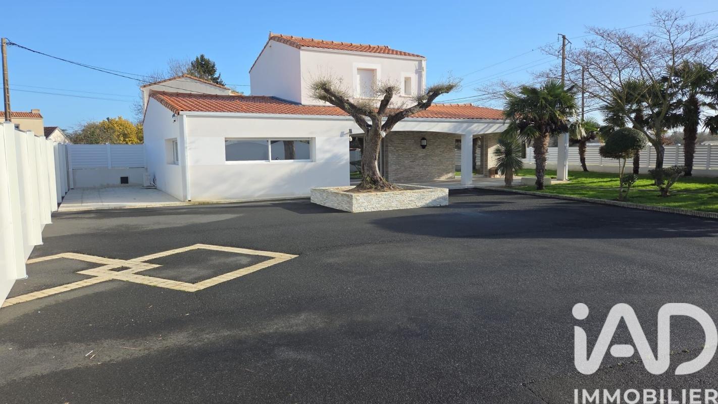 Demeure 5 Pièce(s) Saint-Julien-de-Concelles