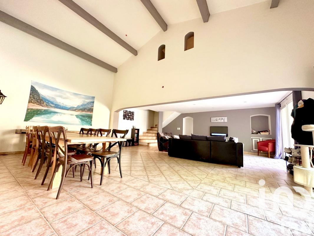 Maison provençale 10 Pièce(s) Camaret-sur-Aigues