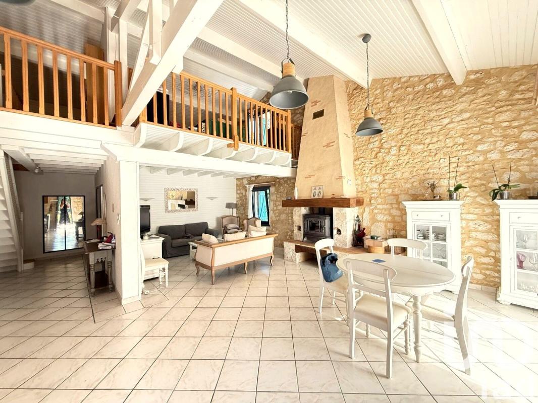 Maison 4 Pièce(s) Saint-Julien-Innocence-Eulalie