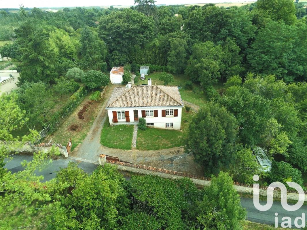 Maison 8 Pièce(s) Saint-Hilaire-des-Loges