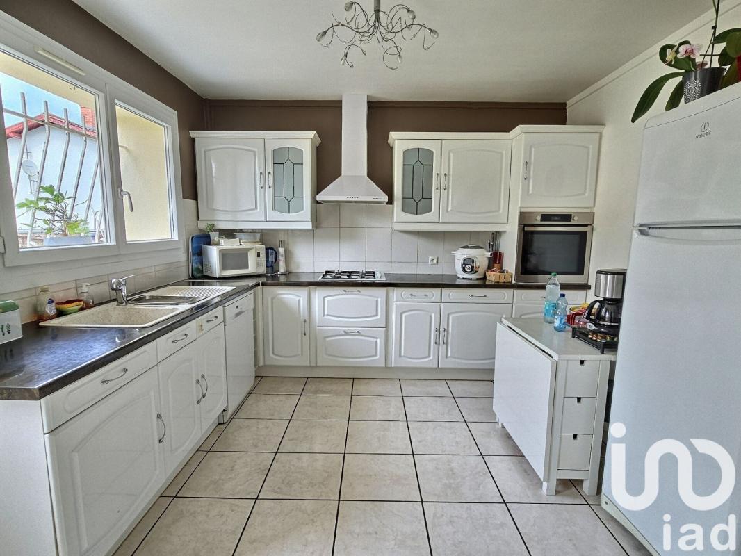 Maison traditionnelle 5 Pièce(s) Salles