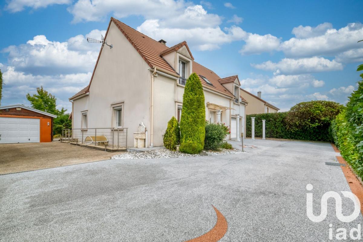 Maison 8 Pièce(s) Favières