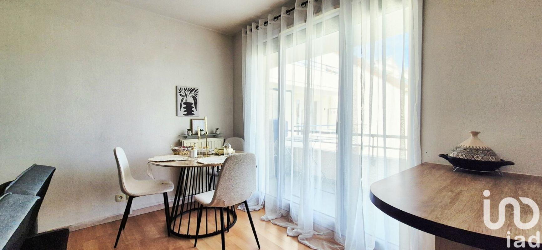Appartement 2 Pièce(s) Roissy-en-Brie - Photo 2