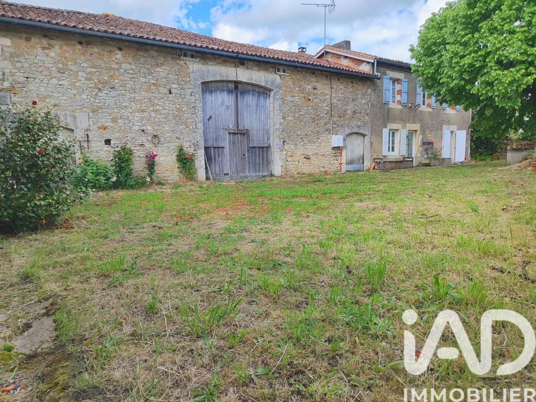 Propriété 5 Pièce(s) Terres-de-Haute-Charente