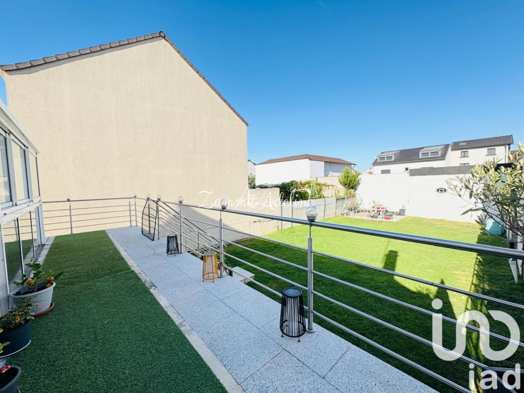 Maison traditionnelle 5 Pièce(s) Le Blanc-Mesnil